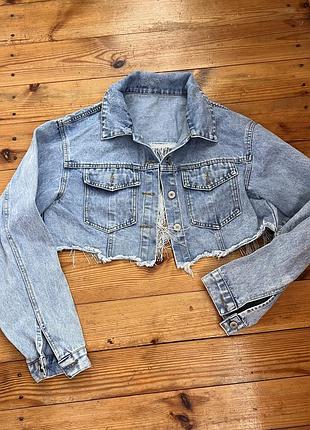 Коротка жіноча джинсова куртка shein
