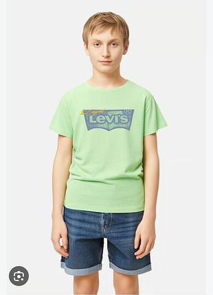 Дитяча футболка від відомого американського бренду levi's.