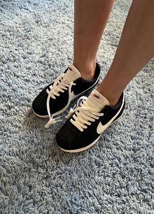 Кросівки жіночі nike чорні 38 розмір