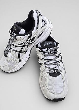 Кросівки asics білі з чорним