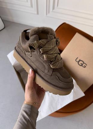 Уггі в наявності ugg lowmel
