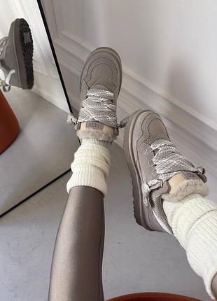 Уггі в наявності ugg lowmel 4