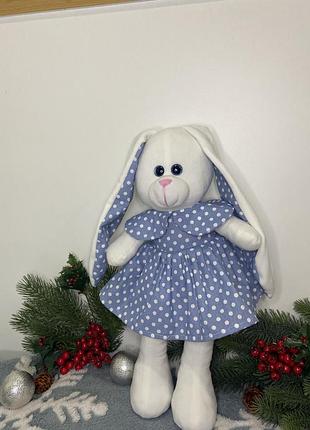 Мягкая игрушка зайчик в платье