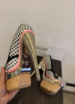 Туфлі жіночі versace білі у горох 4