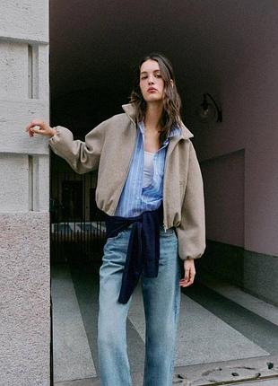 Жіноча коротка куртка бомбер з високим коміром zara
