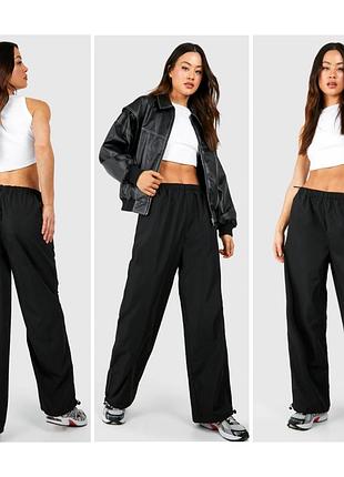 Высокие спортивные штаны с затяжками и банковой окантовкой boohoo