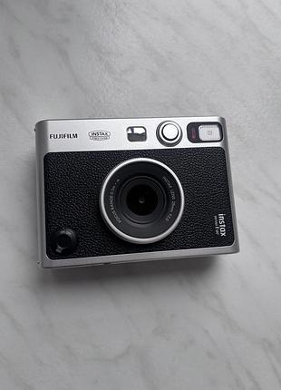 Фотоапарат fujifilm insta mini evo миттєвого друку