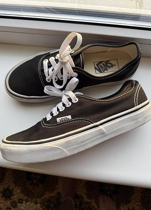 Легендарна класика! стильні оригінальні чорні кеди vans! 🖤