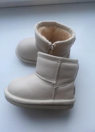 Уггі для дівчаток ugg бежеві 20 розмір