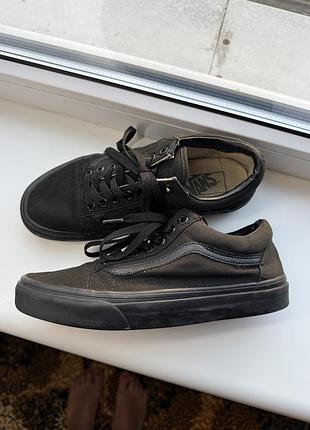 Оригінальні чорні кеди vans р. 38.5 (устілка 24.5 см)