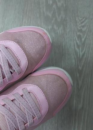 Кросівки для дівчинки skechers 8