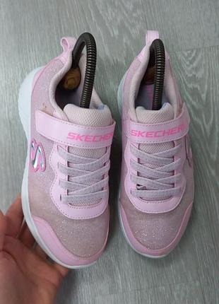 Кроссовки для девочки skechers