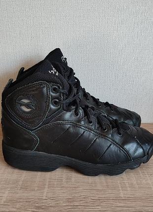 Кожаные деми ботинки кроссовки на девочку reebok 37р. 24 см.