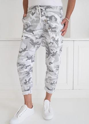 Котонові повсякденні штани halt drop crutch camo pants у стилі кежуал із характерним вільним кроєм.