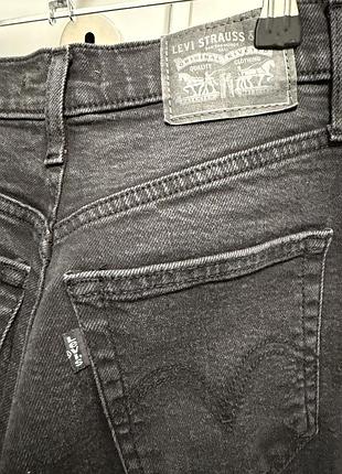 Levis на не високу дівчину розмір s 4