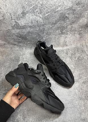 Оригінальні шкіряні  кросівки nike air huarache