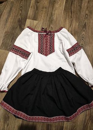 Вишиванка для дівчинки, біла з чорною спідницею, розмір 104-110