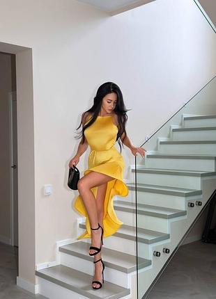 Ефектна вечірня сукня