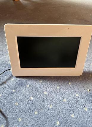 Цифрова фоторамка transcend ts-pf705w (pf705 у білому кольорі)