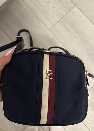 Сумка жіноча tommy hilfiger через плече синя