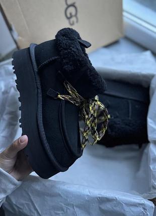 Неймовірні замшеві черевики ugg чорні на шнурках
