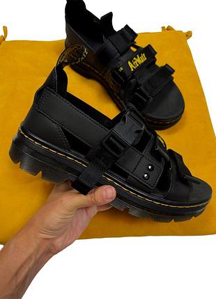 Чорні сандалі dr. martens pearson оригінал 7