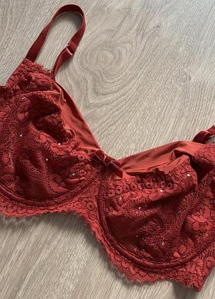 Новый,шикарный бюстгальтер мягкая чашка 85d hunkemoller