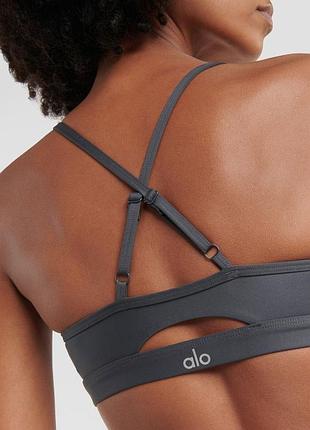 Спортивний топ бра alo yoga airlift intrigue bra (розмір s) / чорний топік для бігу, йоги, залу та фітнесу