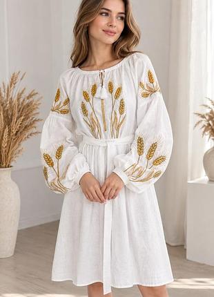 Біла лляна сукня з колосками