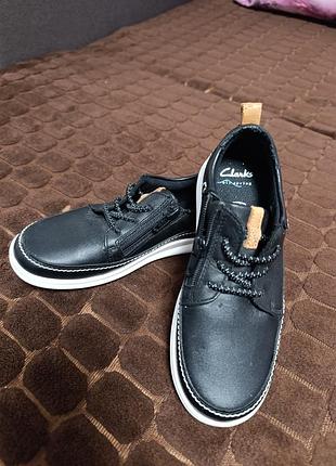 Туфлі для хлопчика clarks чорні