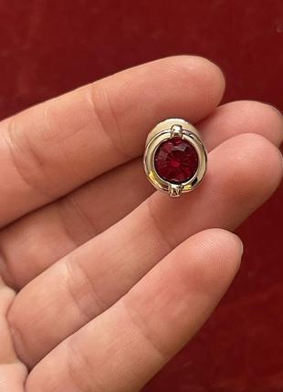 Пін swarovski