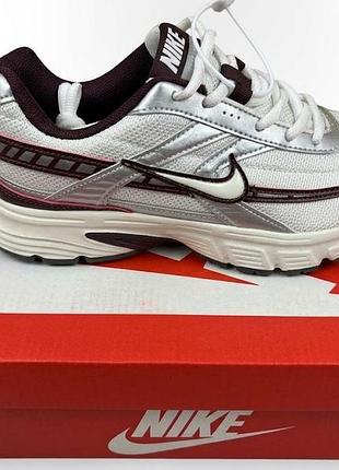 Nike initiator; цвет: белый, серебристый, бордовый; размер: 39