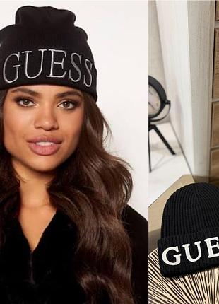 Шапка від бренду guess