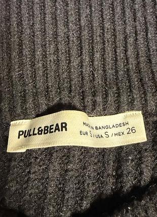 Светр жіночий pull&bear чорний з вирізом 2