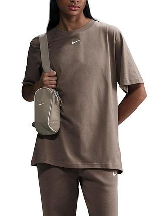 Футболка жіноча nike w nsw tee essntl lbr коричнева