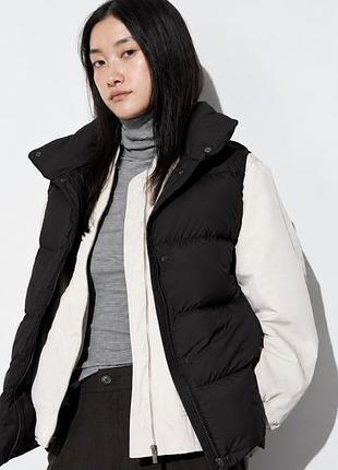 Пуховой жилет uniqlo
