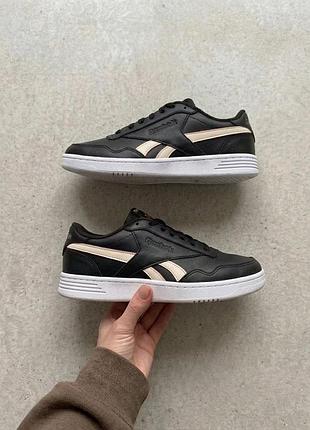 Жіночі шкіряні кросівки reebok