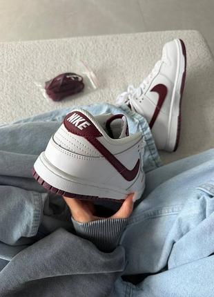Nike sb dunk
“white / burgundy” 4