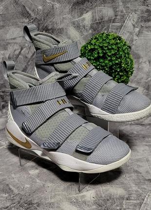 Чоловічі баскетбольні кросівки nike lebron soldier 11, 40/25 см