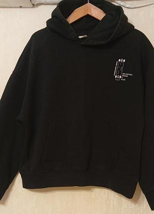 Черное худи zara с капюшоном и принтом на флисе (164 см / 11-14 лет)