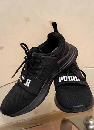 Кросівки puma жіночі чорні 37.5