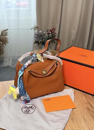 Hermes lindy 26 gold clemence with gold hardware