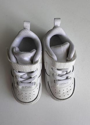 Кросівки для хлопчиків nike білі, розмір 22, довжина устілки 14 см