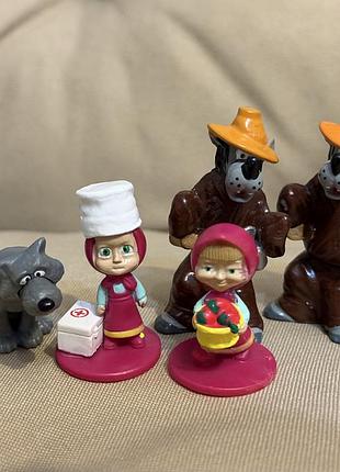 Іграшкові фігурки kinder surprise маша та ведмідь та ну погоди