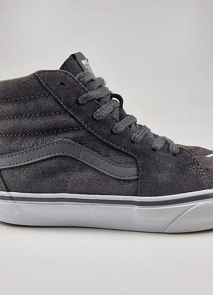Высокие кеды vans sk8-hi с характерным серым замшевым верхом