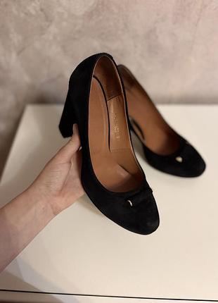 👠 продаю стильні чорні туфлі