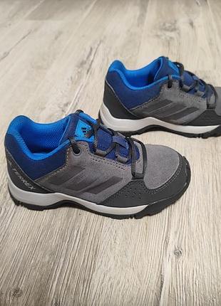 Кроссовки adidas terrex