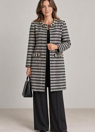 Элегантное классическое пальто от marks &amp; spencer (серия classic) из фактурной твидовой ткани, декоративная бахрома по вороту и карманам