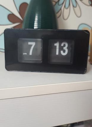 Настільний годинник flip clock