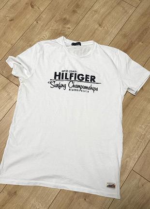 Футболка чоловіча tommy hilfiger біла з принтом